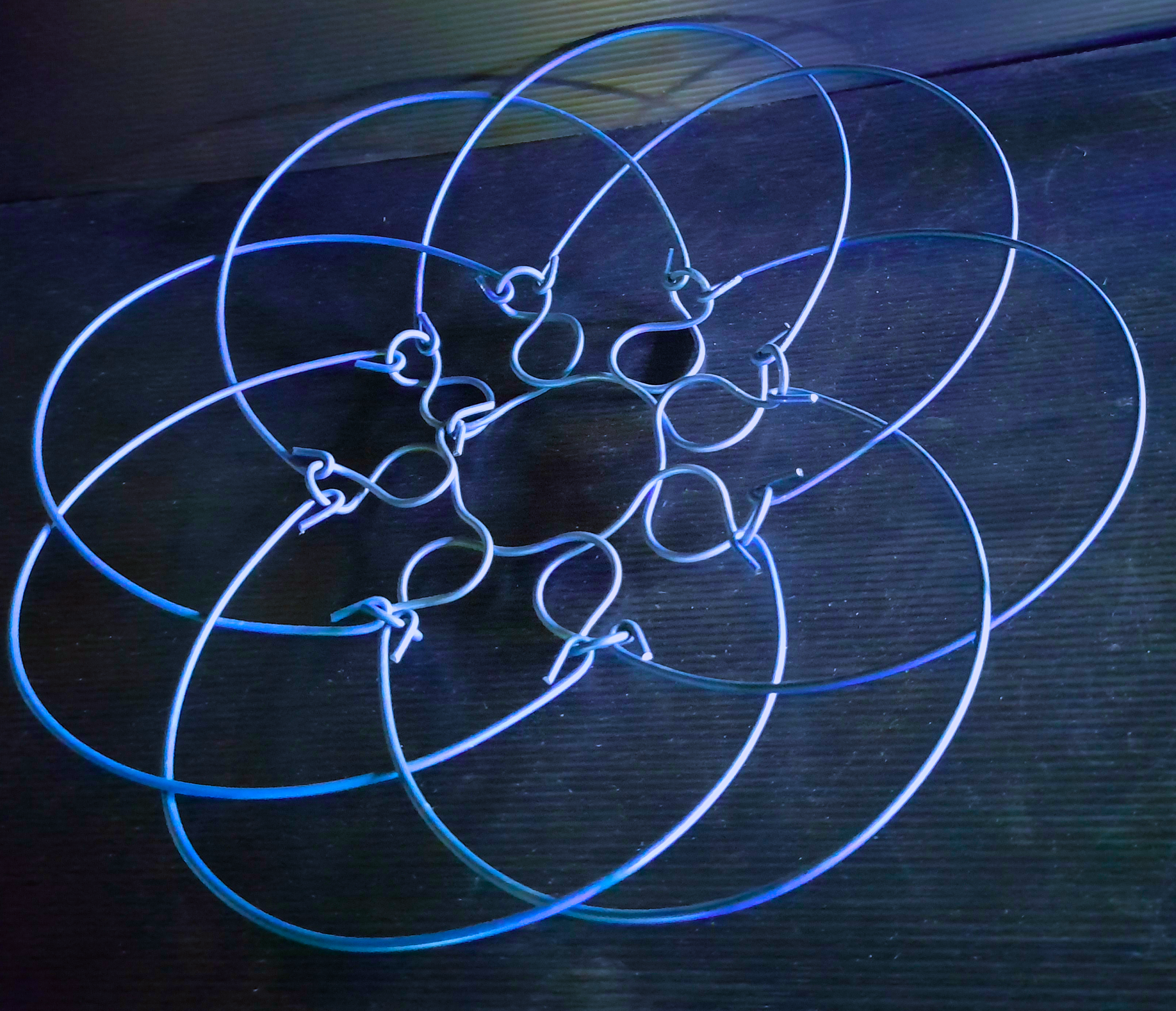 25cm Blue wire hanging basket, handmade, no welds, long lasting - Image 4